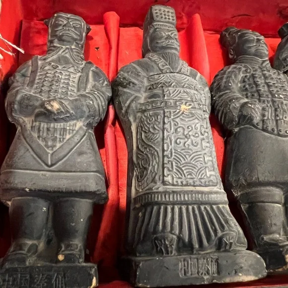 VTG~ Terracotta Warrior Figurine Set - Picture 2 of 3